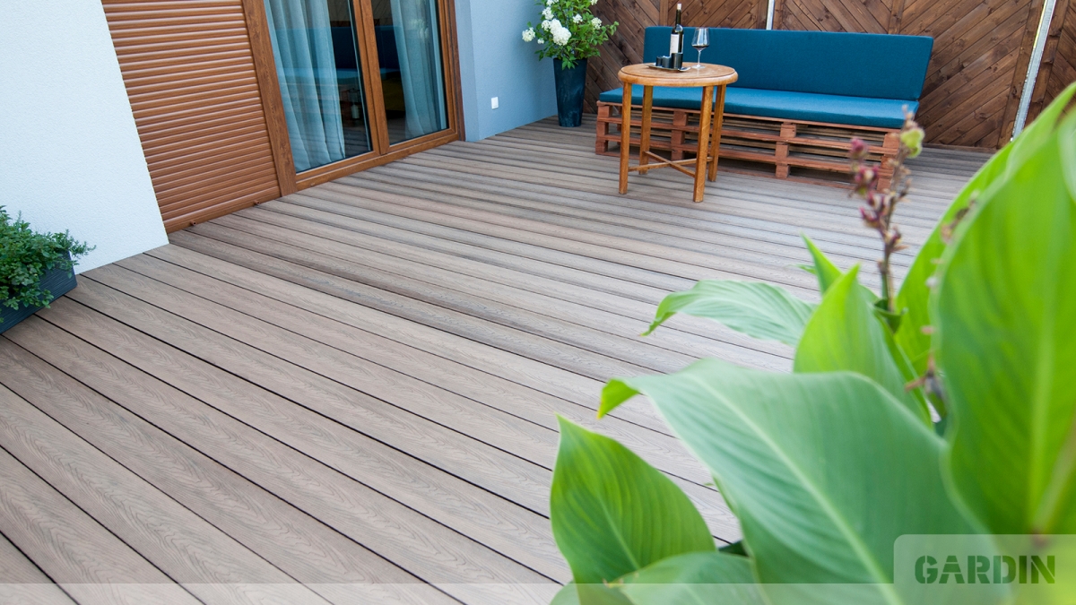 Натуральна та сучасна композитна терасна дошка
