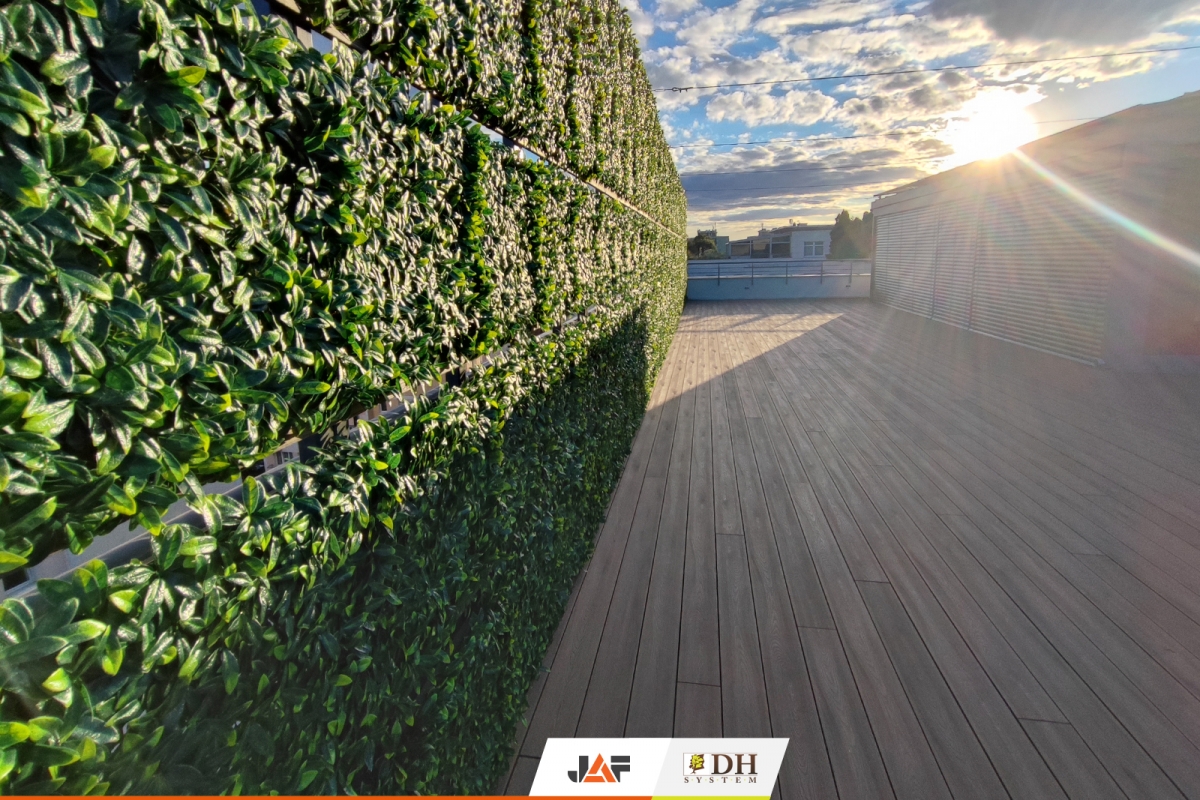 Gardin Natur Пісочний Тік - тераса на даху. Варшава, Польща