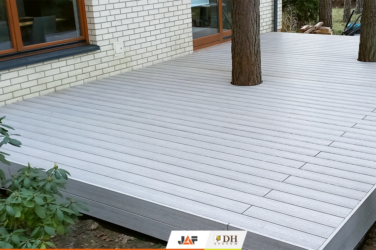 Тераса з деревами, Магдаленка, Польща