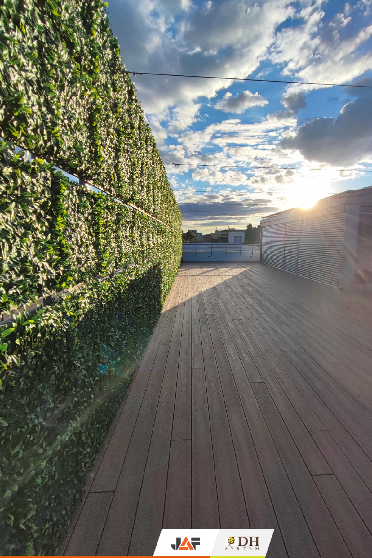 Gardin Natur Пісочний Тік - тераса на даху. Варшава, Польща