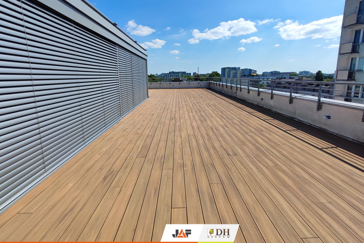 Gardin Natur Пісочний Тік - тераса на даху. Варшава, Польща