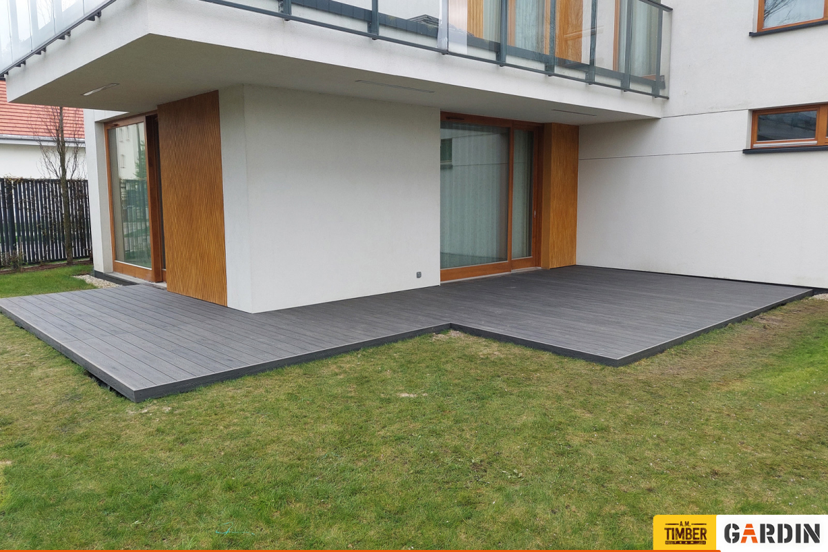 Gardin Natur Графітова Ялина в Польщі, варшавський район Урсинув