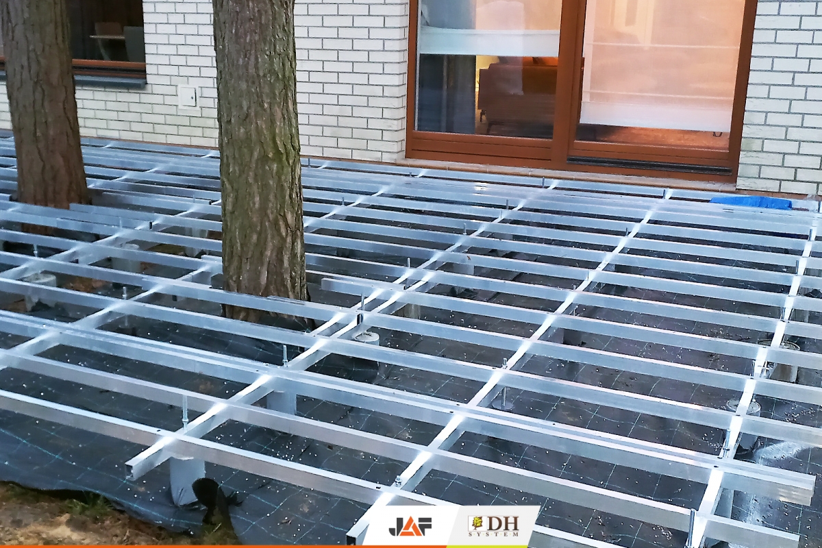 Тераса з деревами, Магдаленка, Польща