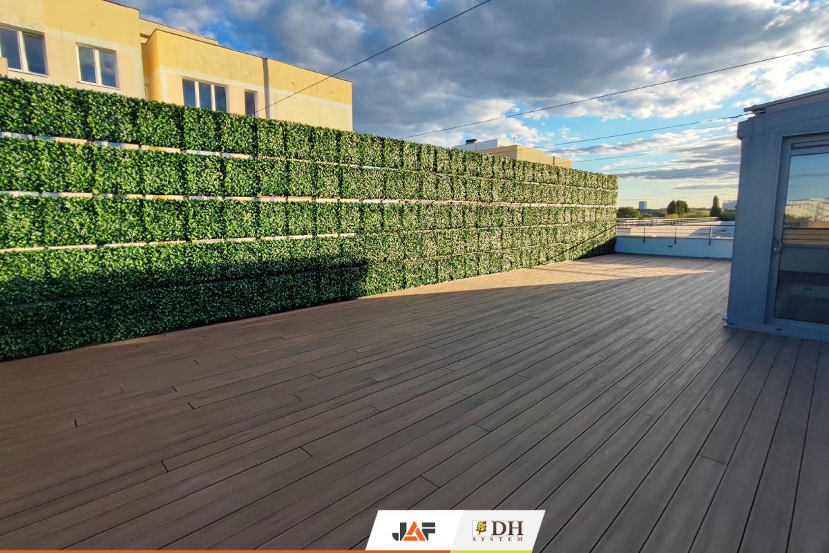 Gardin Natur Пісочний Тік - тераса на даху. Варшава, Польща