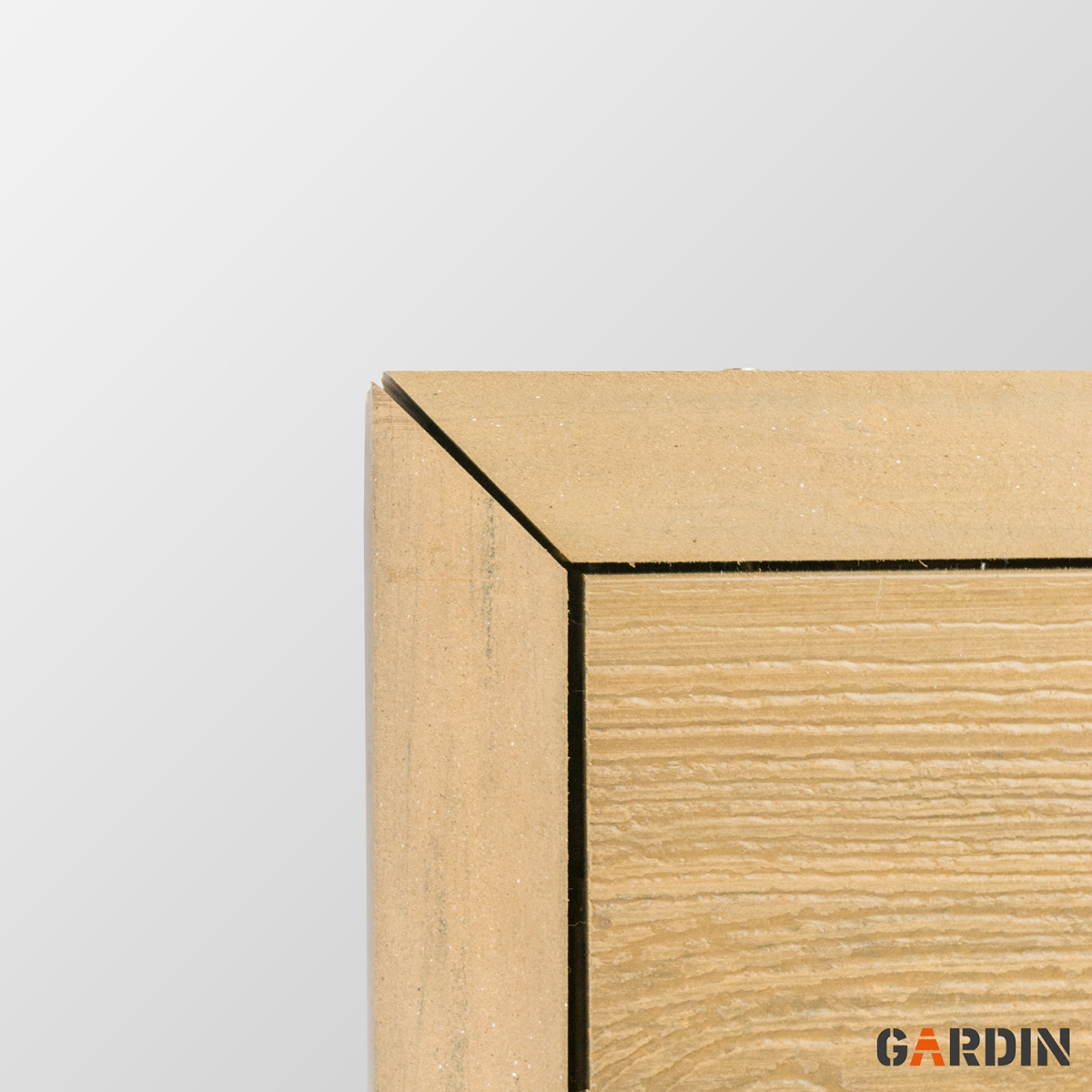 Фінішне оздоблення композитної терасної дошки Gardin