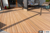 Молода пара і тераса на довгі роки з Gardin Deco X Amber