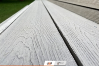 Тераса з цікаво оздобленими сходами, Міхаловіце, Польща