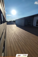 Gardin Natur Пісочний Тік - тераса на даху. Варшава, Польща